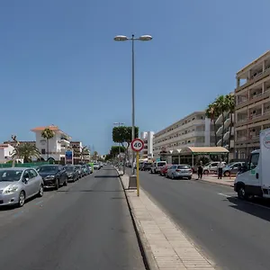 Flatguest San Fernando + 4bdr + Terrace + Parking , San Bartolomé España