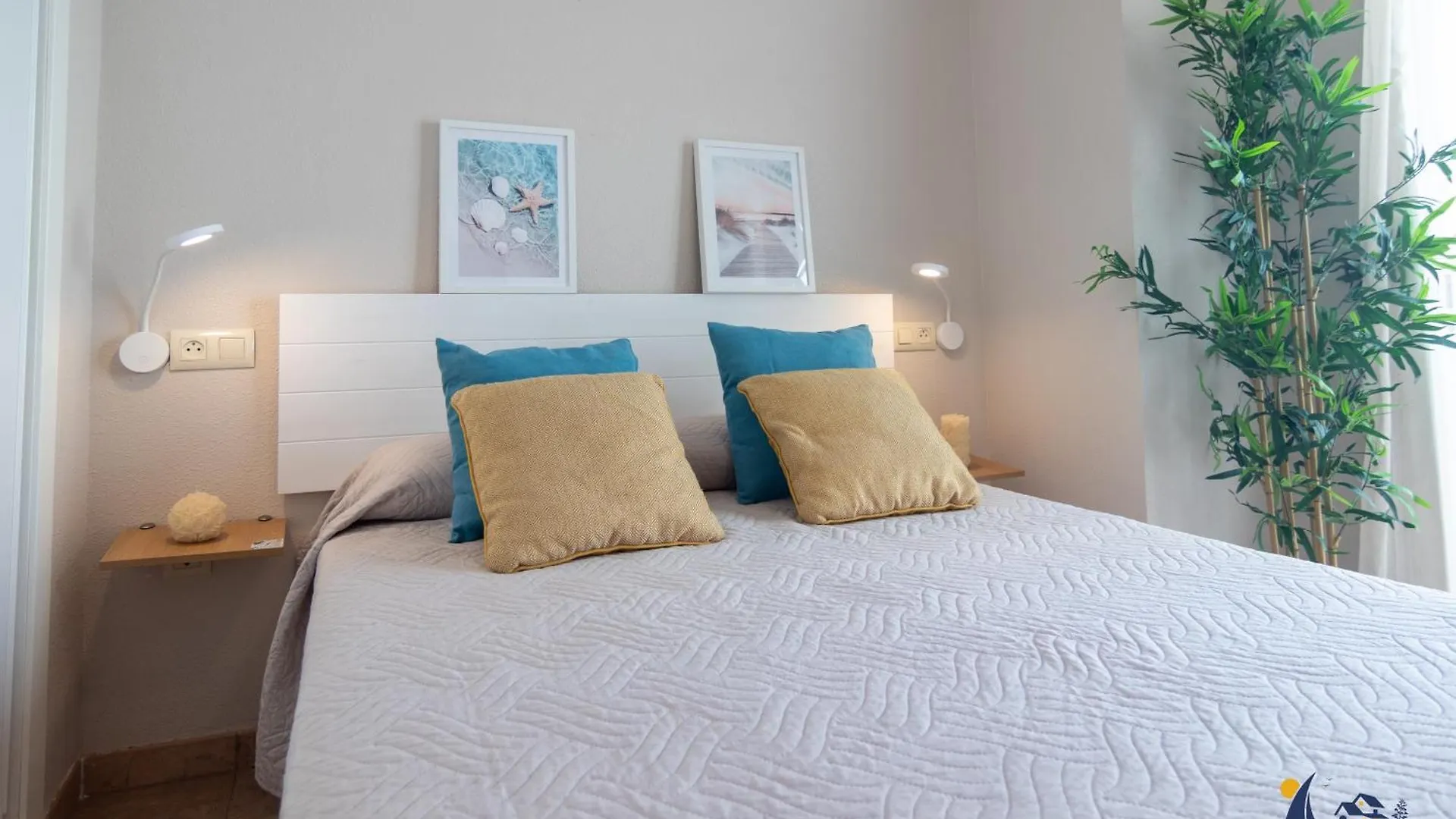Holiday home El Velero A 300M De La Playa Piscina Temporada Parking Y Wifi Villa San Jose  Spain